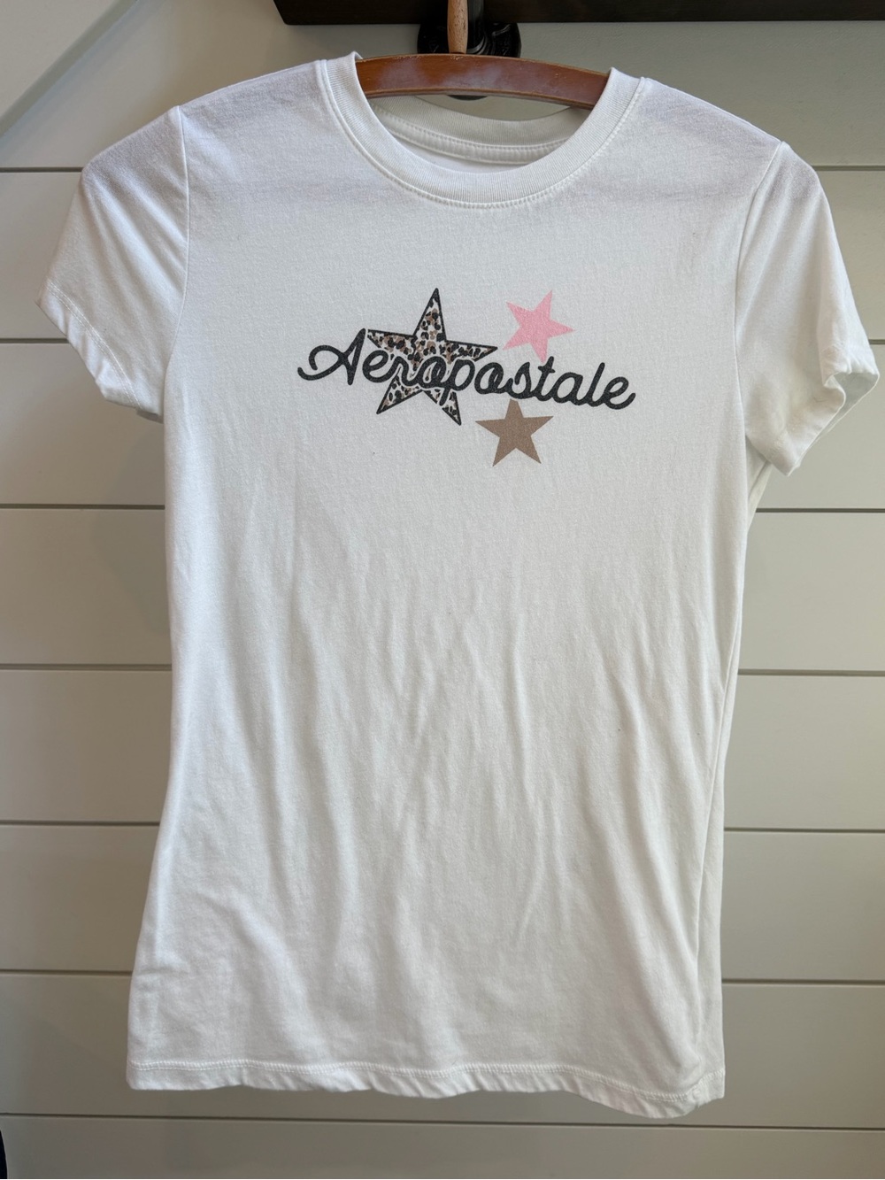 Aeropostale White Tee with Pink & Brown Star Accents Small